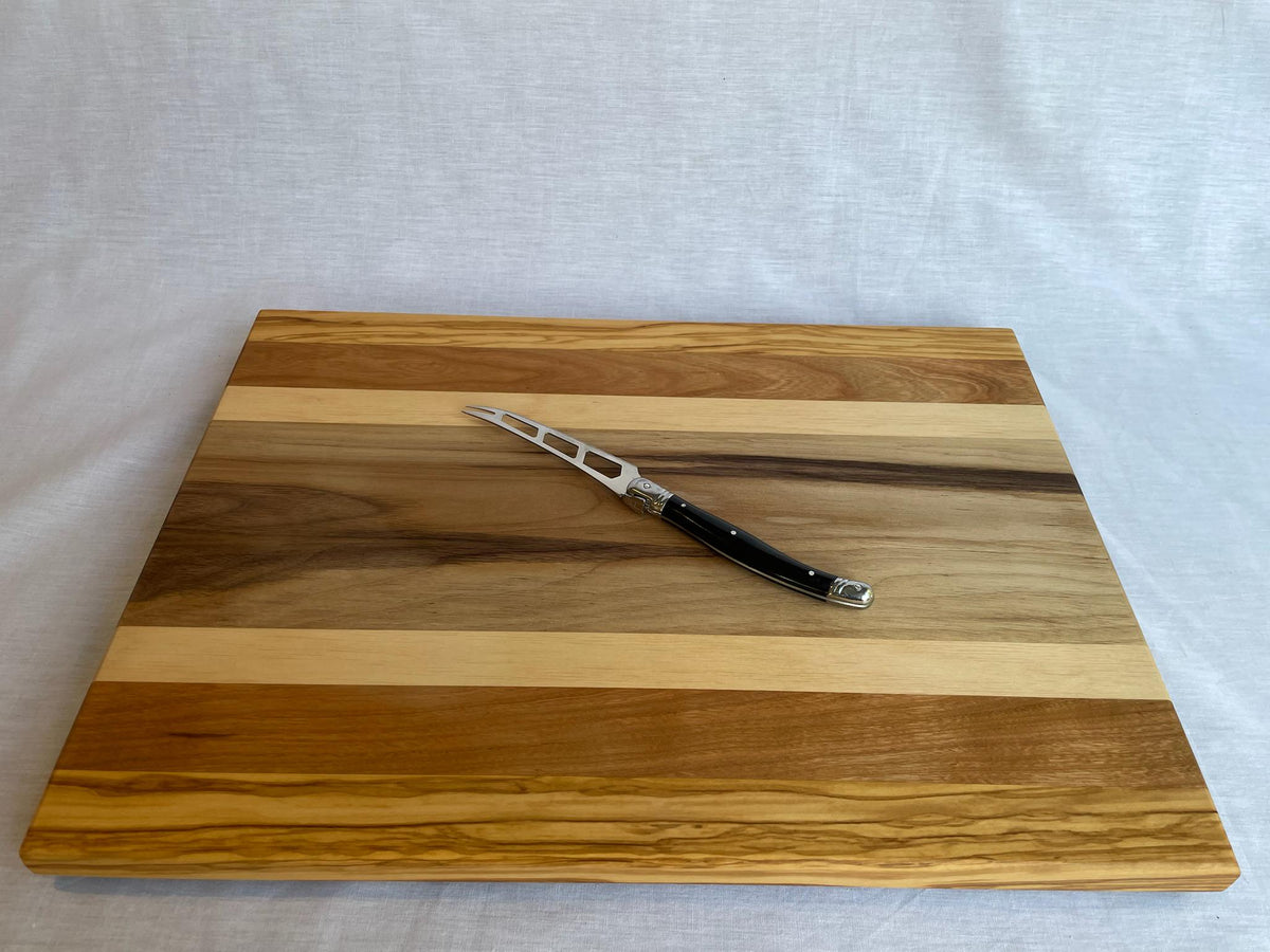 Handmade Wooden Cutting Board, 4 Hardwoods: Walnut, Olive, Cherry, Ash | Large 41.8 × 30.5 cm | The Classic 2