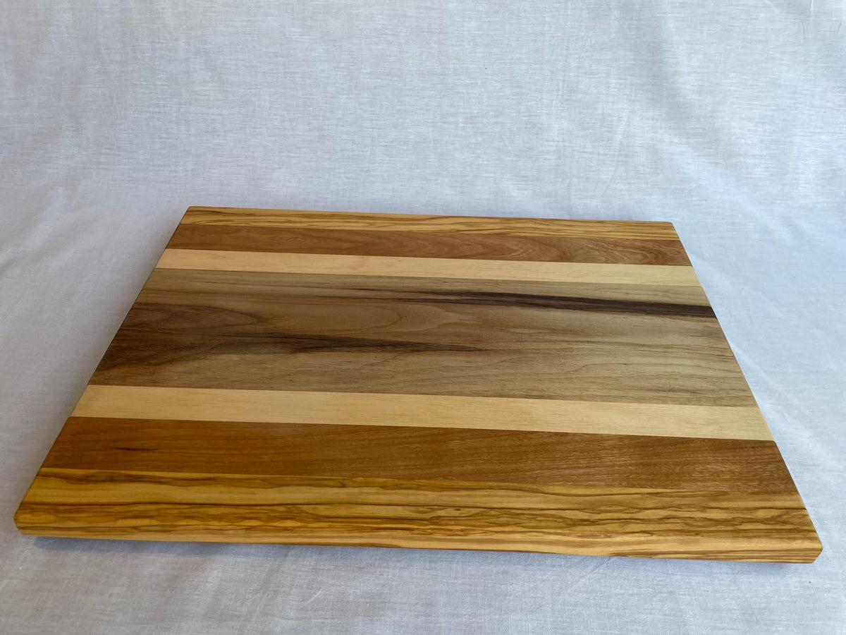 Handmade Wooden Cutting Board, 4 Hardwoods: Walnut, Olive, Cherry, Ash | Large 41.8 × 30.5 cm | The Classic 2